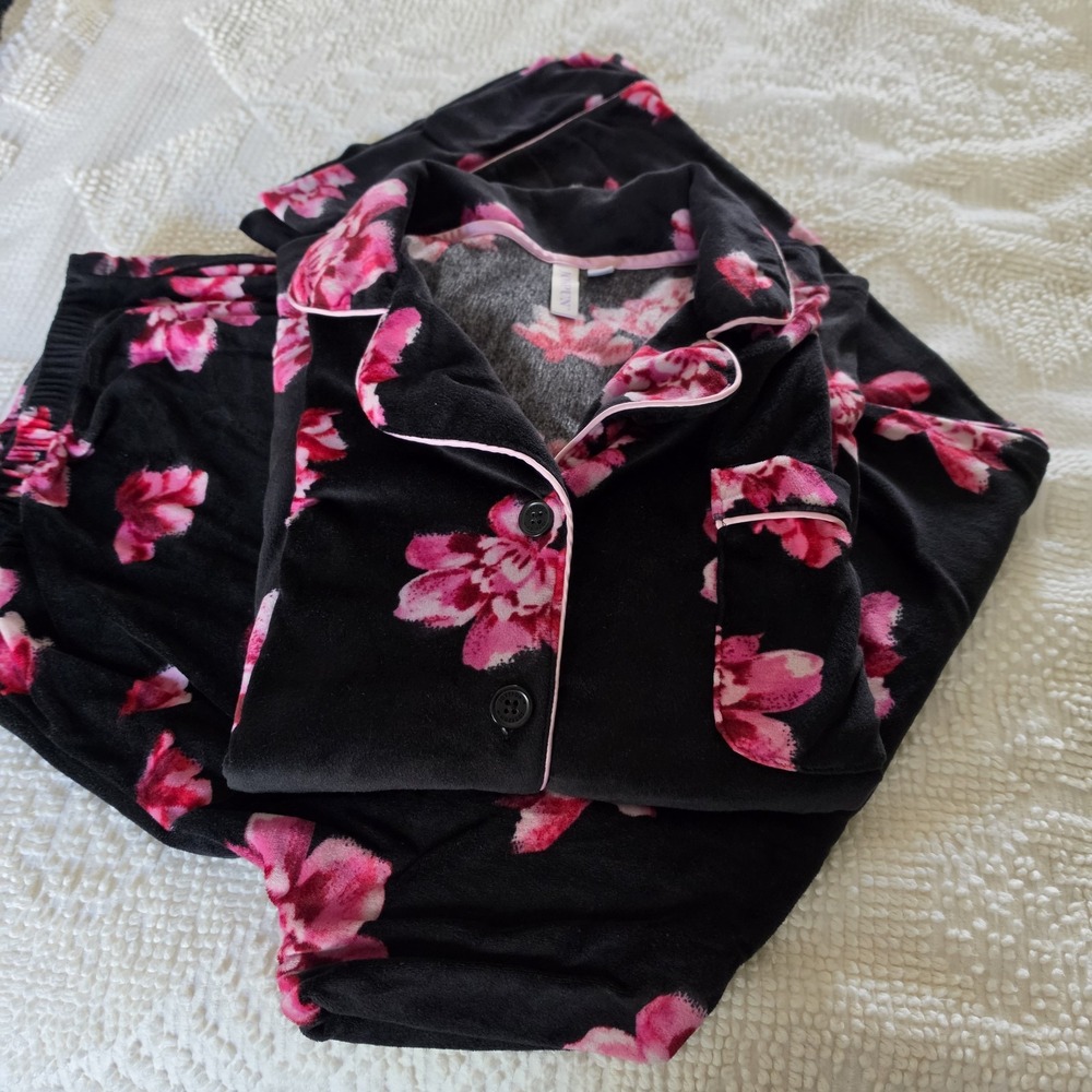 Joyspun Black And Pink Floral Pajama Velour Knit 2 Piece Set Size 2X (18W-20W)